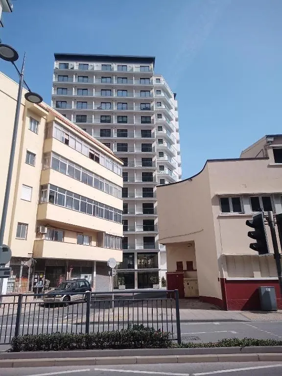 Modern Studio Apartment In Gibraltar - The Hub جبل طارق